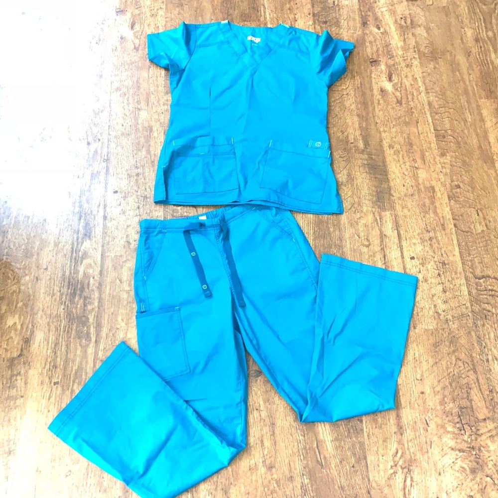WonderFlex scrub set